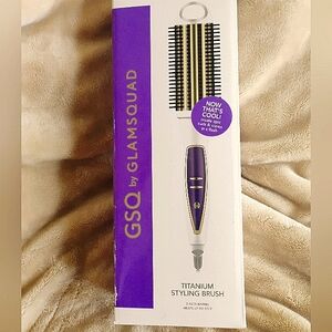 GSQ by GLAMSQUAD Titanium Styling Brush